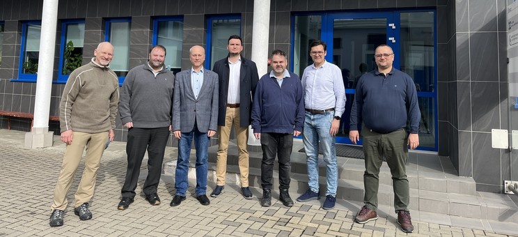 Od lewej: S. Florian, D. Coombe, prof. J. Sęp, P.  Figiel, prof. PRz M. Góral, dr inż. T. Kubaszek, prof. PRzM. Drajewicz.